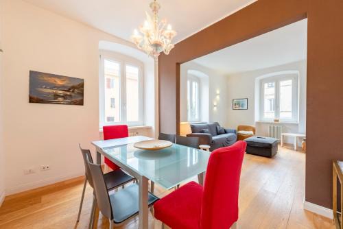 Pre Appartement | JOIVY Family friendly Apt for 6, near Royal Palace Museum