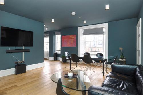 West End Appartement | JOIVY Spacious Apartment next to West End