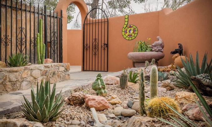 Tucson Maison | Jojoba House at Desert Rose Ranch Near Saguaro National Park West - New Listing