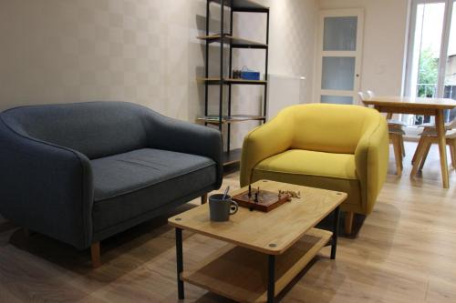 Lons-le-Saunier Appartement | joli 2 pièces avec cour privée