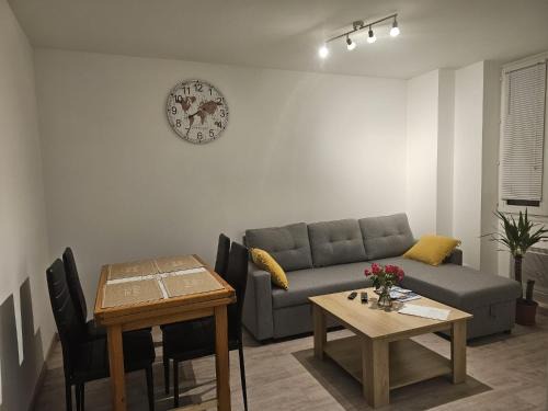 Nantua Appartement | Joli appartement en face de lac