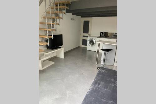 Junas Appartement | Joli studio avec terrasse privée