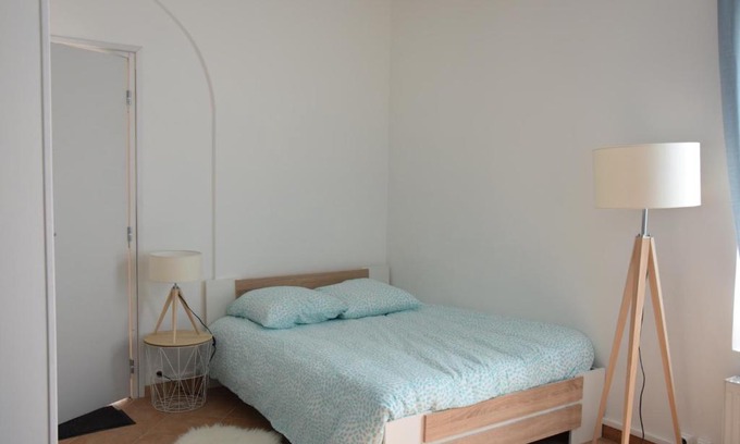 Milly-la-Foret Appartement | Joli Studio Plein Centre de Milly la Forêt