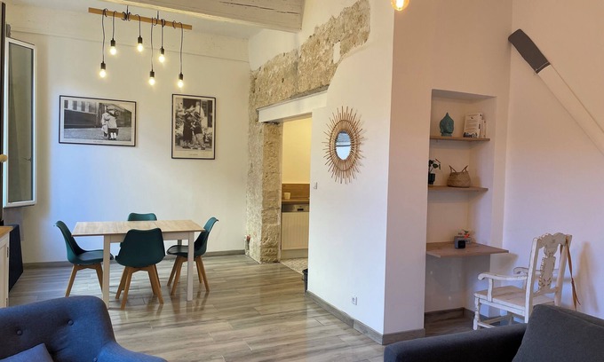 Meze Appartement | Joli T2 Dans le Centre de Mèze