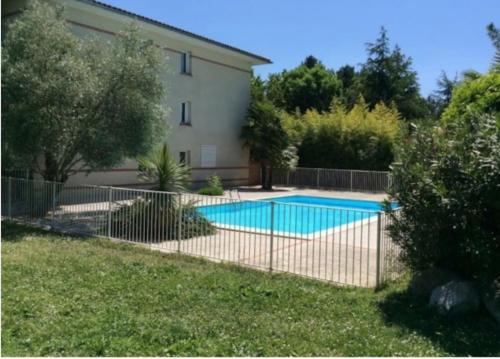 Launaguet Appartement | Joli T2 vue sur le jardin proche de Toulouse