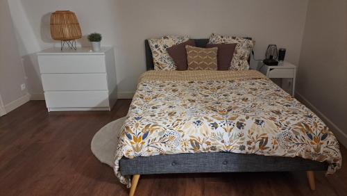 Thouars Maison | Jolie chambre en cœur de ville