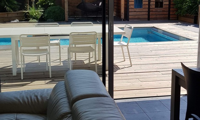 Vaire Maison | Jolie maison avec piscine chauffée