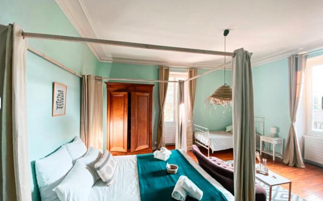 Le Bernard Lit Et Petit-Déjeuner | Jolly Château - private room "Damien"