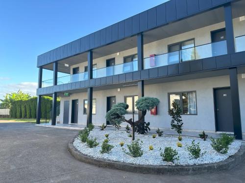 Casula Hôtel | Jolly Knight Motel
