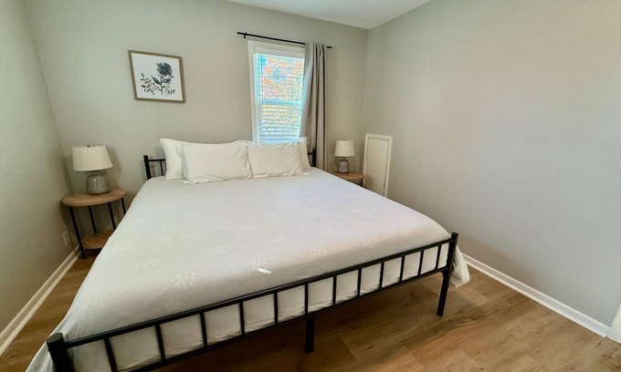 Midtown Appartement | Joslyn 1- Newly Refinished 1 Bdrm
