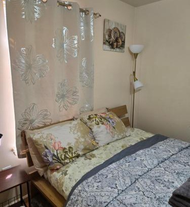 Lower Vailsburg Maison | Joy queen room 6A