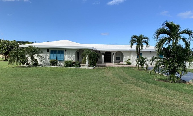 Judith's Fancy Maison | Judith's Fancy Aqua Blue in a secure neighborhood & walking distance to beach.