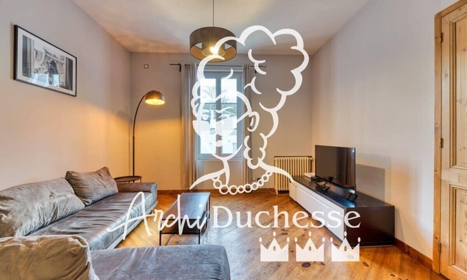 Grand-Couronne Appartement | Julie : beau F6 *rénové *terrasse *parking *Rouen