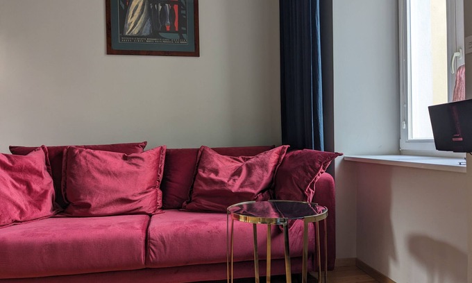 Srodmiescie Appartement | Juliet by mythings - Contemporary design, quiet studio, small & smart.