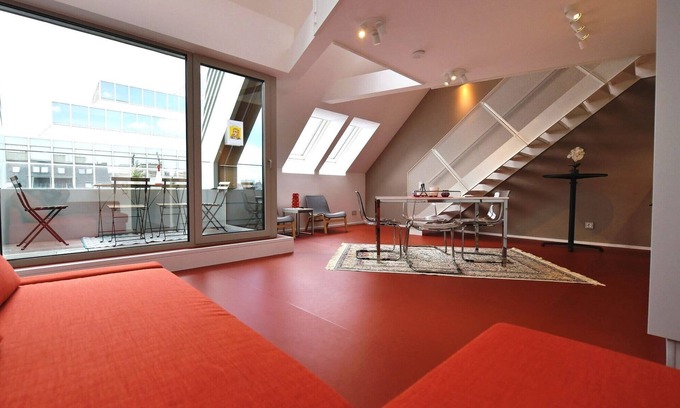 Roßau Appartement | JULIUS 22: Urban Oasis - 5 Mins to City Center
