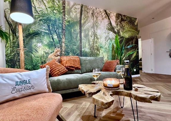 Epernay Appartement | Jungle Évasion, Épernay - Jacuzzi & Sauna