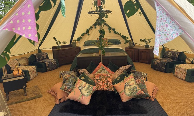 Penwood Chalet De Ski | Jungle Bell Tent