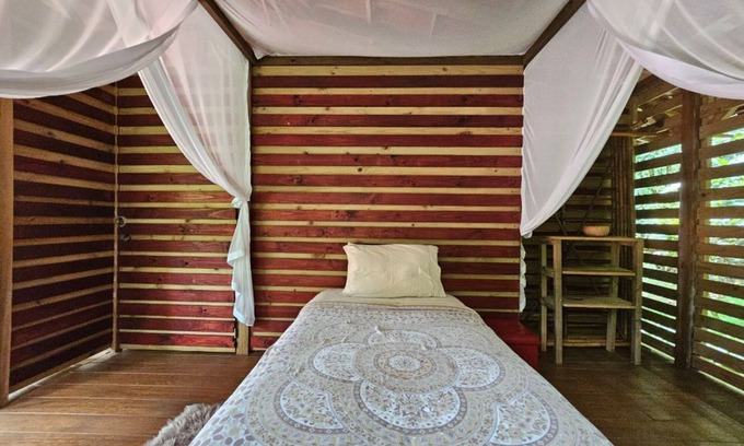 Uvita Cottage | CASITA CATARATA JUNGLE LIFE & PRIVATE WATERFALL