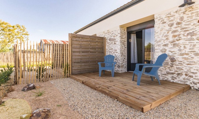 Port-Saint-Pere Cottage | Studio Jungle avec terrasse et piscine chauffée près de Nantes