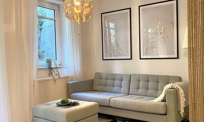 Maximin Appartement | JUPAS° Trier | Red Rock Home - Balcony & Parking lot