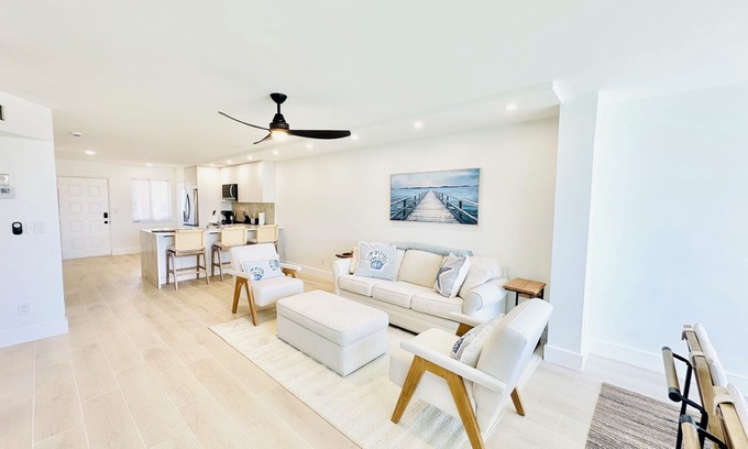 Jupiter Copropriété | JUPITER BEACH RETREAT WALK TO BEACH AND POOL!