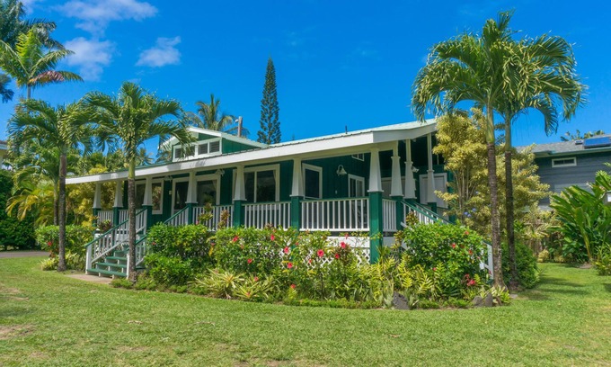 Hanalei Cottage | JUSTE À QUELQUES MINUTES À PIED DE LA PLAGE ET DE LA VILLE! TVNCU # 5104