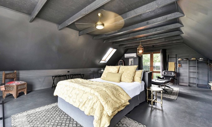 Coal Point Maison | just listed Coal Point Loft with Views
