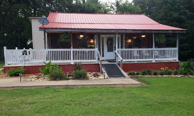 Batesville Maison | Just minutes from anywhere