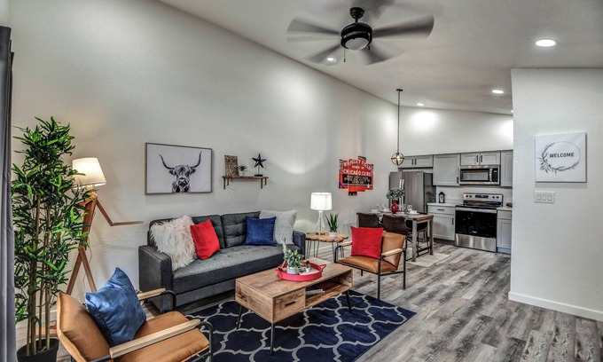 Mesa Grande Maison | ☺ Just Remodeled ☺ Sparkling Townhouse with Patio!