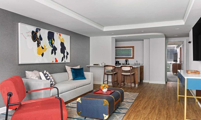 Downtown Chicago Station Balnéaire | Just What You Were Looking For! Near Chicago Tribune Tower, Pets are Allowed