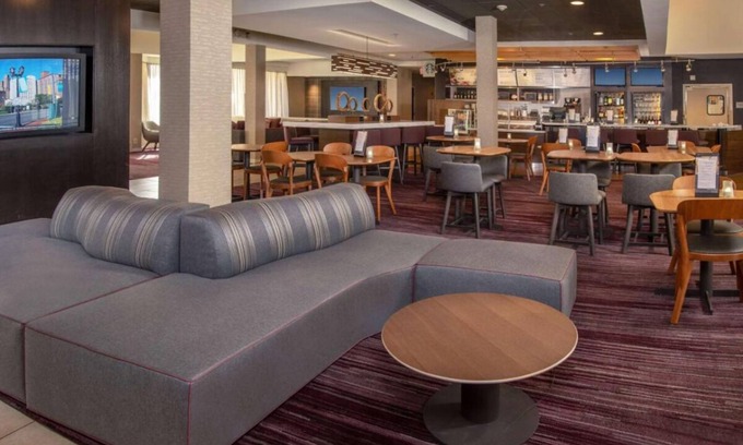 Newark Hôtel | Just What You Were Looking For! Onsite Pool, Free Parking, Pets Allowed