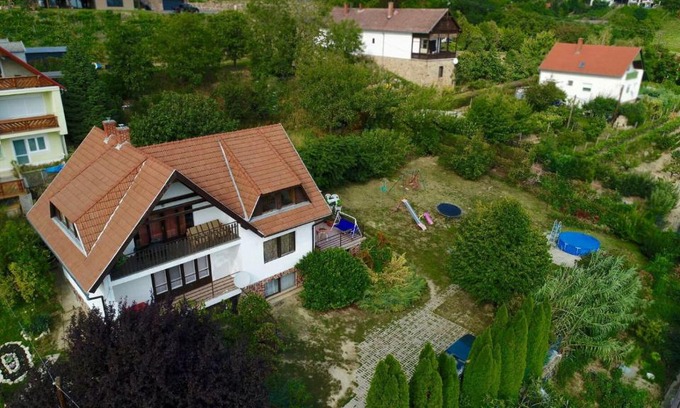 Badacsonyors Appartement | Kéktúrás-Tóra Nyíló Badacsonyi privát bérlemény