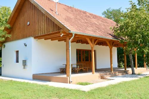 Izsak Maison | Kövidinka Vendégház