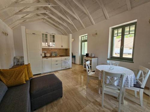 Mindszentkalla Appartement | Kövirózsa Porta