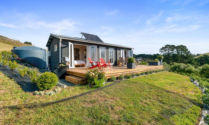 Waitao Maison | Kaiate - Papamoa Hills Holiday Cabin