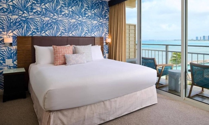 Diamond Head - Kapahulu - St. Louis Hôtel | Kaimana Beach Hotel | Ocean View King | Wake Up to Ocean Views