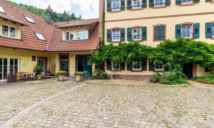 Klingenmuenster Maison | Gîte 'Gutshof Kaiserbacher Mühle' Vacances en famille et entre amis entre forêt et vin