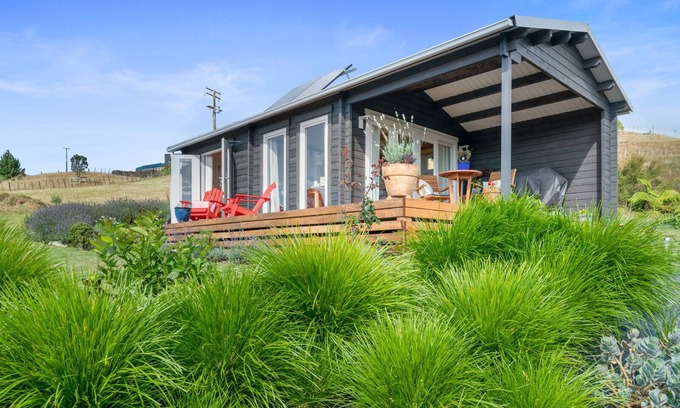 Waitao Maison | Kaitipu - Papamoa Hills Holiday Cabin