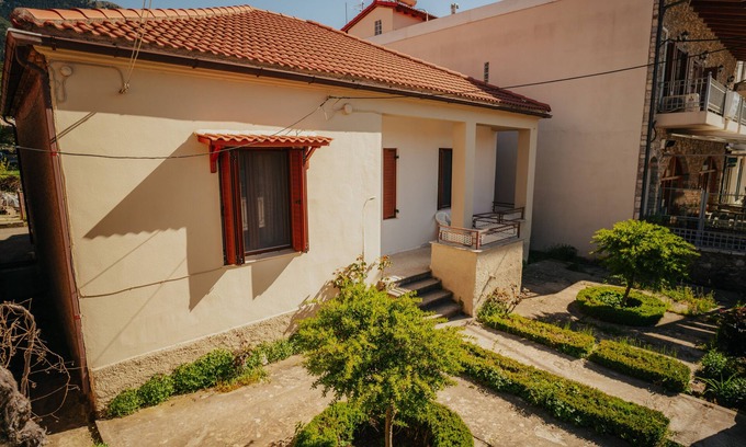 Kalavrita Maison | Kalavrita downtown 3 bedroom house for 6 pers