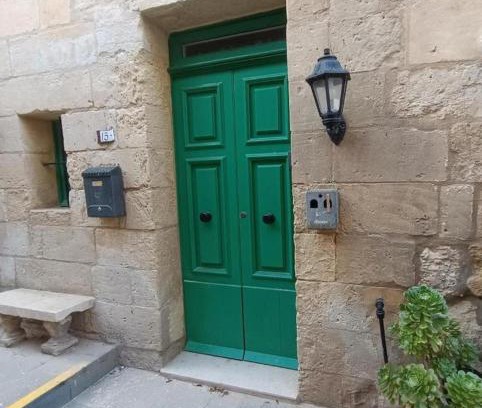 Mgarr Appartement | Kalkara Maisonette in the Alley