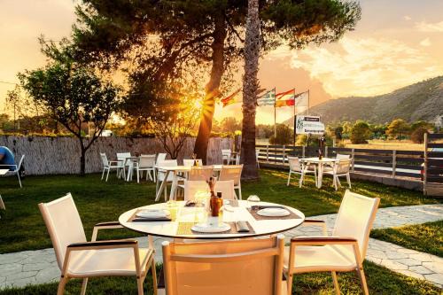 Kalogria Hôtel | Kalogria Summer Retreats - Seimeio Strofilia, Sunny Vibes