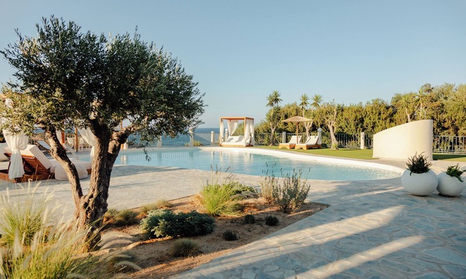 Istron Maison | Kalos Luxury Homes, Beach Loft III with Private Jacuzzi,The Beachside Experience