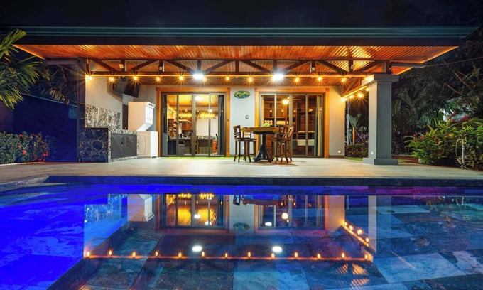 Penas Blancas Villa | Nayari Sloth Farmstay Villa La Fortuna