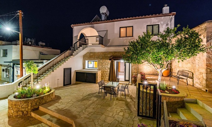 Peyia Town Maison | Kamara Boutique Guest Houses by Ezoria - Katoi