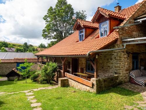 Abrahamovce Maison | Kamenny dom Pikovce