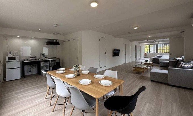 Hatsukaichi Appartement | KANIWASOU 2 BR Apt Near Itsukushima Shrine for 12 Ppl