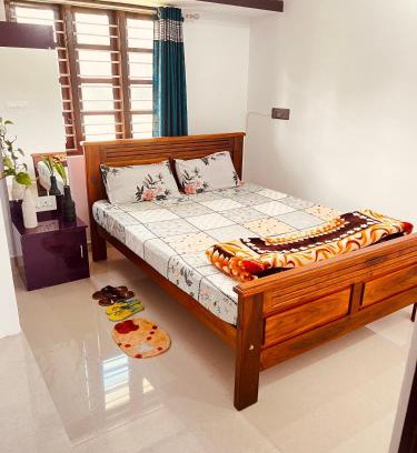 Piriyapatna Maison | Kannada Maathe Home Stay-2, Near Golden Temple camp 2km