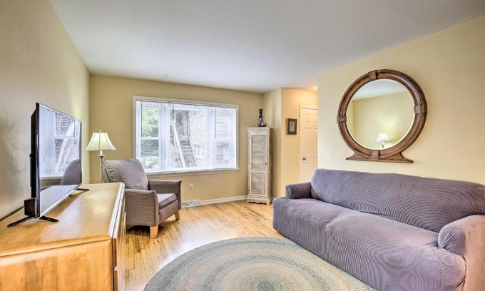 Northeast Kansas City Appartement | Kansas City Apt, Walk to KC MuseumandMed School