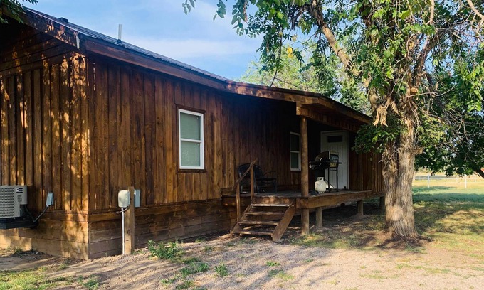 Sundance Cabine | Kara Creek Ranch - 2 Bedroom Cabin with Kitchenette #3