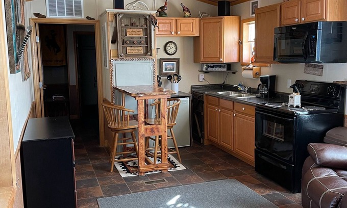 Moorcroft Cabine | Kara Creek Ranch - 2 bed cabin